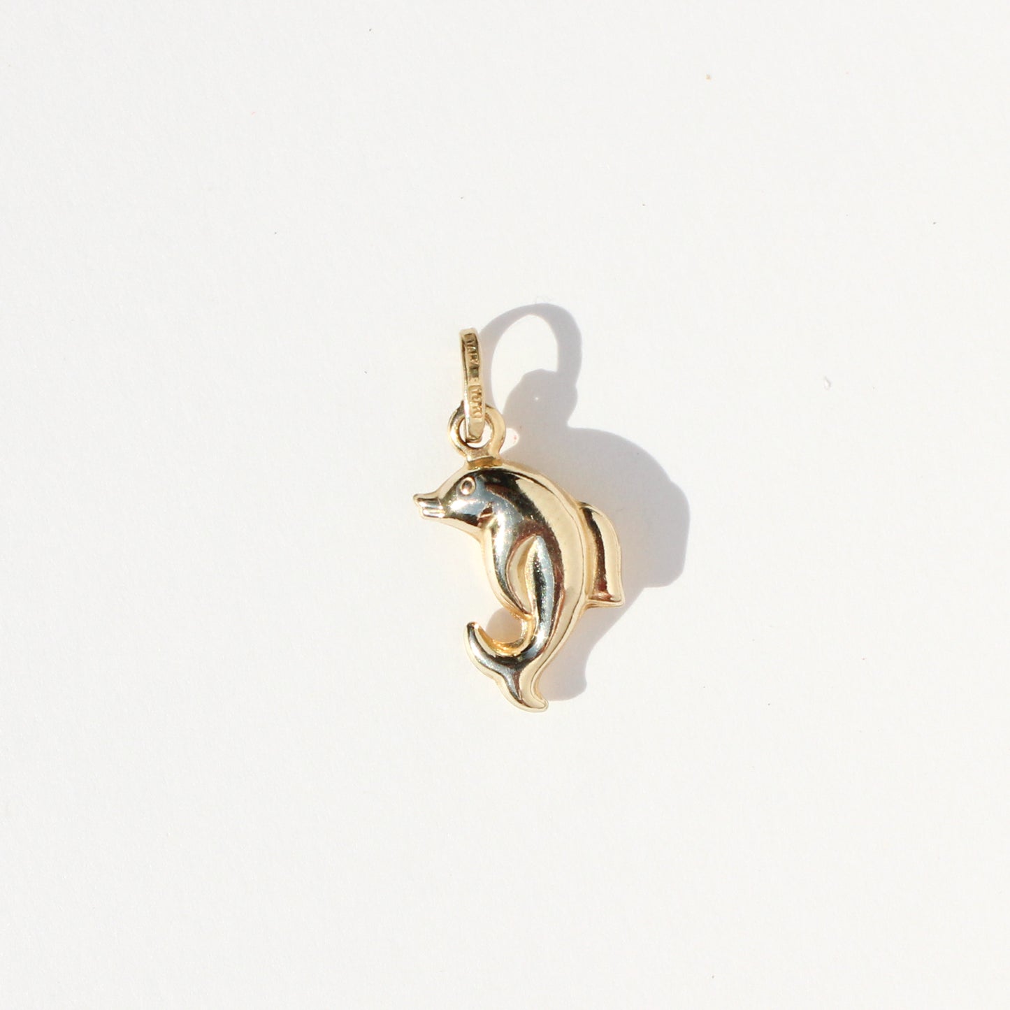 dolphin puffy VTG 10 kt gold charm