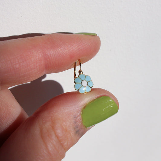 flower enamel VTG 14kt gold earring