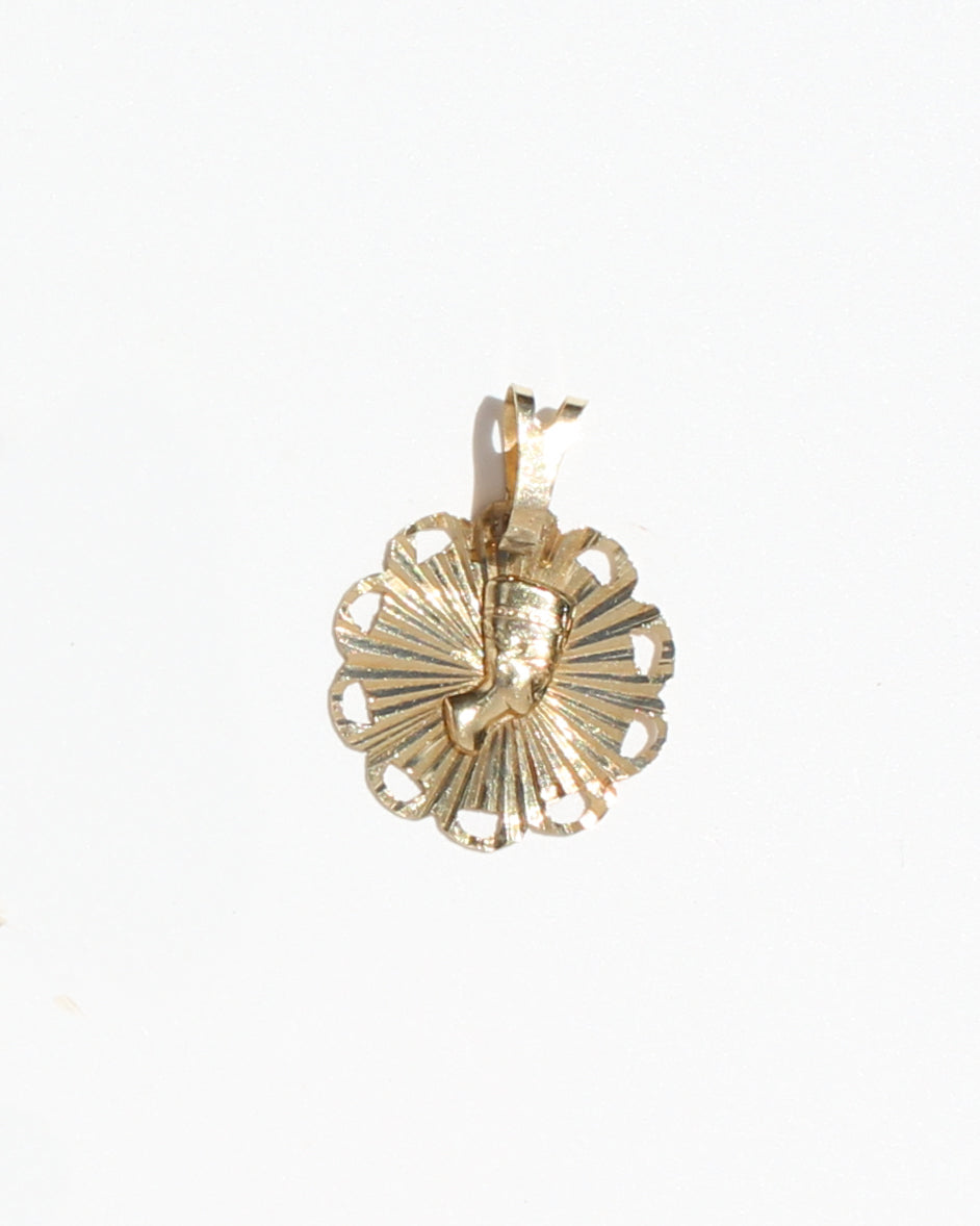 Nefertiti VTG 14kt gold charm