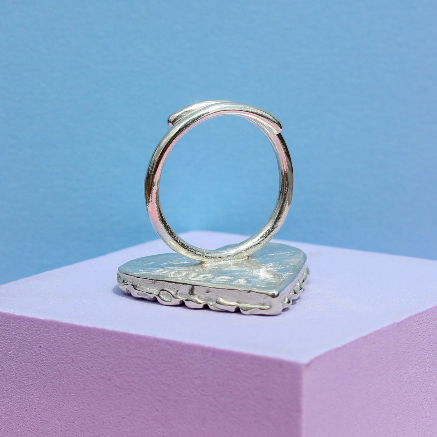 ANNOYING ring
