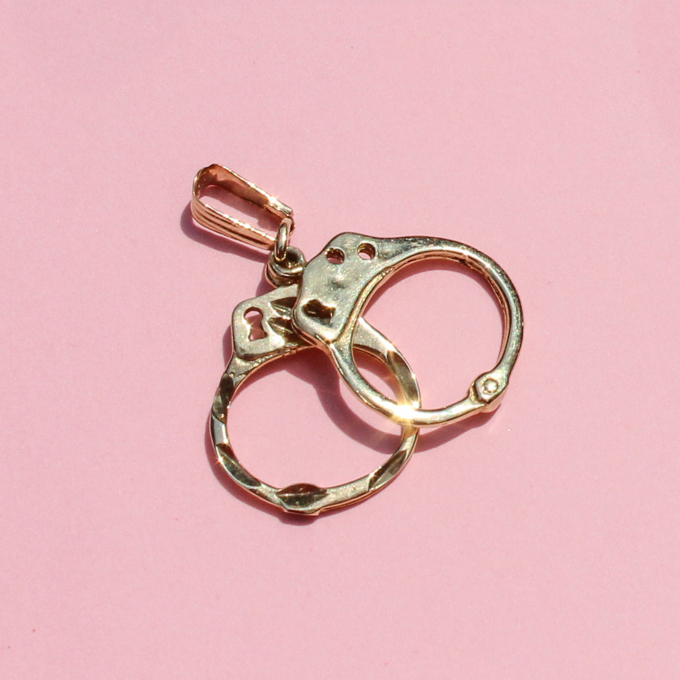 handcuffs vtg 14kt gold charm