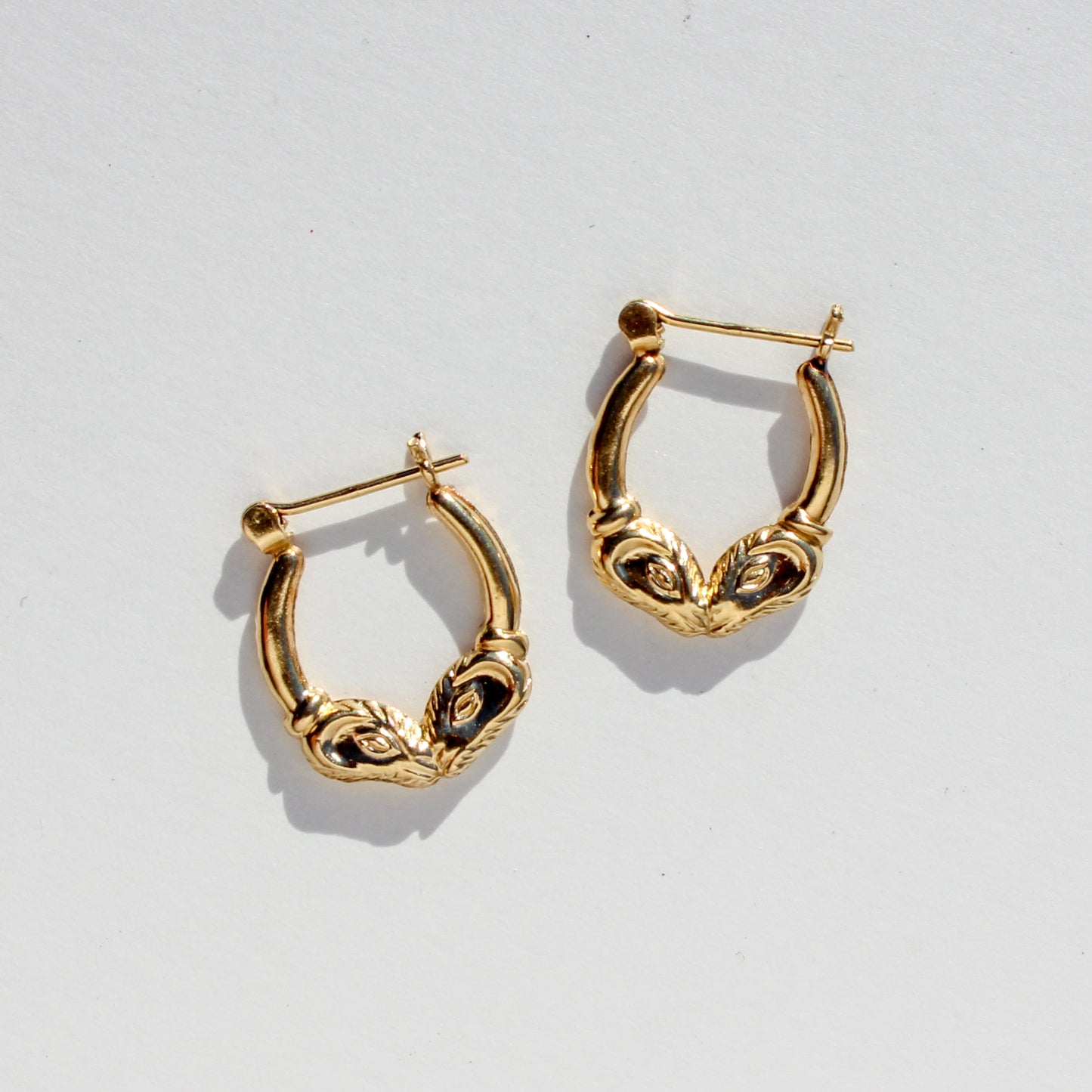 Smooching serpent VTG 14kt gold hoop earring pair