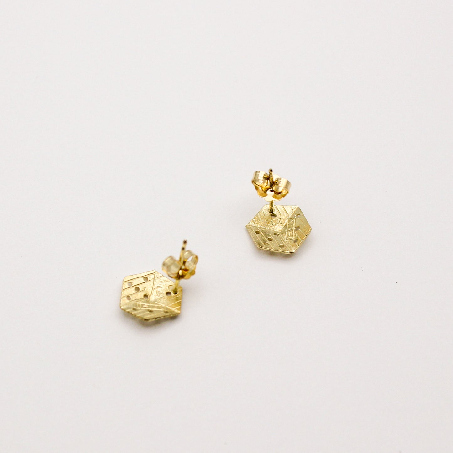 dice preloved 14kt gold stud earrings