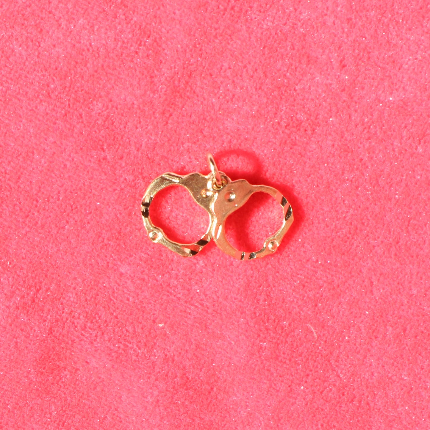 handcuffs vtg 14kt gold charm