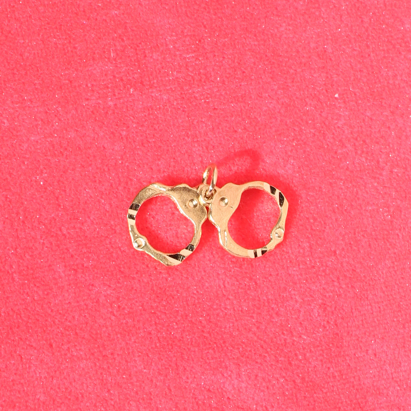 handcuffs vtg 14kt gold charm