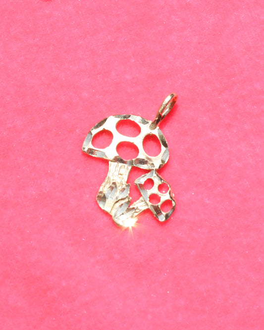 mushroom preloved 14kt charm
