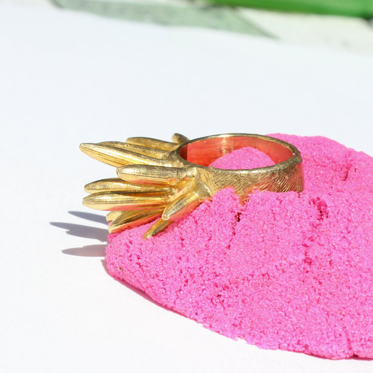 ¹ ᵒᶠ ¹ spiked brass ring, sz 6.5